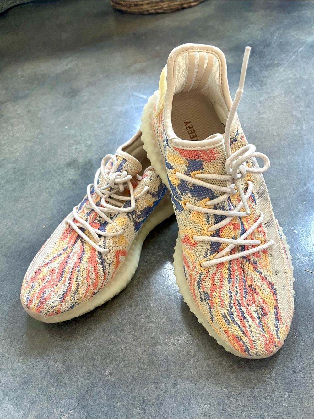 YEEZY BOOST 350 ADIDAS SNEAKERS